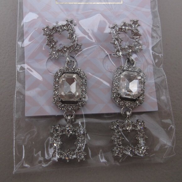 Vera Bradley 2‑Piece Matching Tote Set + NWT D’Bello Earrings | Like New, ✈️ - Picture 2 of 6